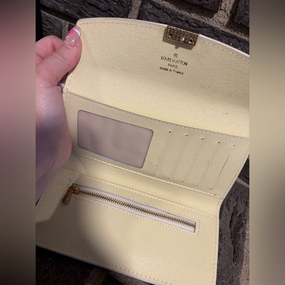 LV Wallet - Picture 4 of 4